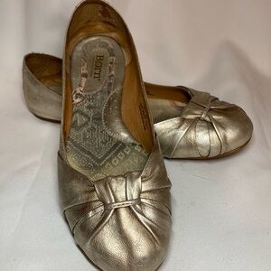 Born Lilly Metallic Ballet Flats Size 10